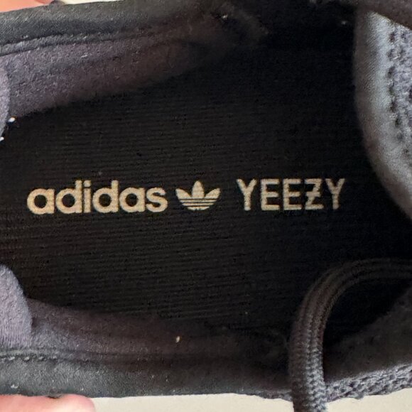 Yeezy Boost 350 V2 Bred Adidas sneakers - Men’s 9 US  100% AUTHENTIC - Picture 7 of 9